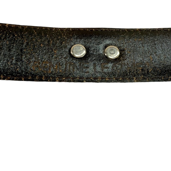 Elegant Brown Leather Belt with Intricate Silver Buckle - Picture 12 of 13